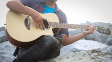 Easy Acoustic Guitar Songs: 5 Campfire Classics for Beginners
