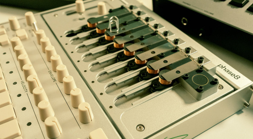 Korg phase8 Review: Brilliant Synthesizer or Overpriced Sound Sculpture?