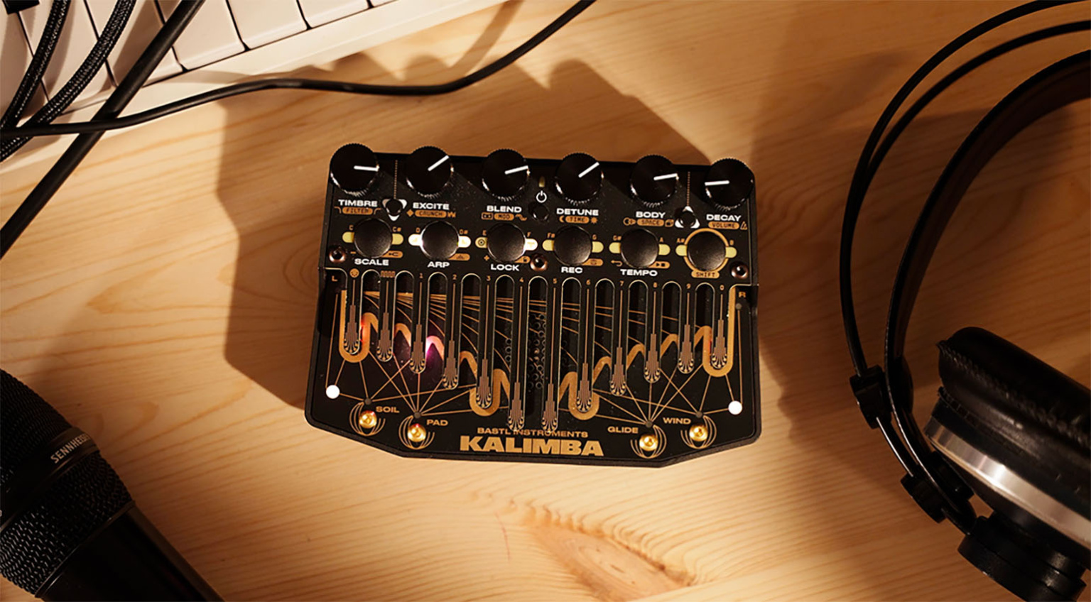 Bastl Kalimba: This Wondrous Electronic Kalimba Is a Work of Art ...