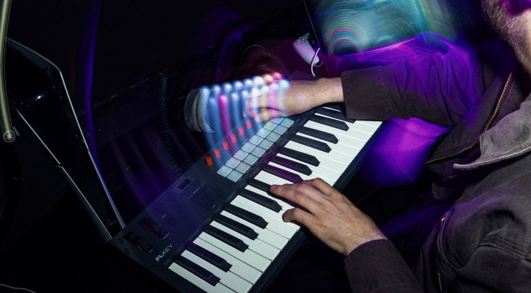 novation-flkey-2-lifestyle-2