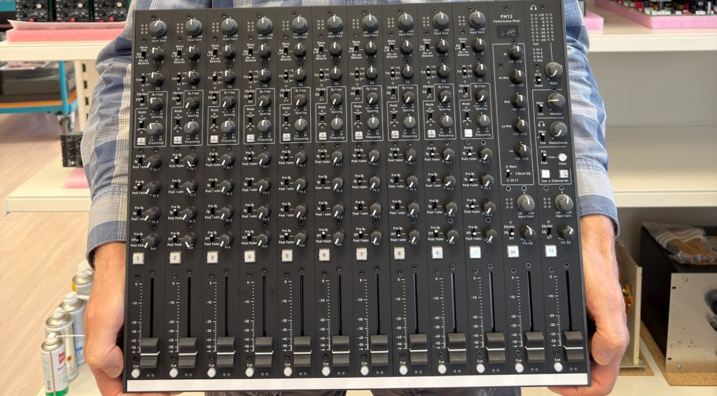 Zaehl PM12: A High-End Console For Live Electronic Music?