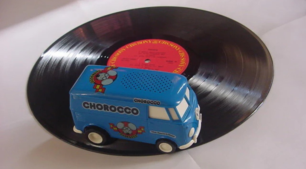Stokyo Record Runner: This Impossibly Tiny VW Bus Drives around Your Record and Plays It at the Same Time