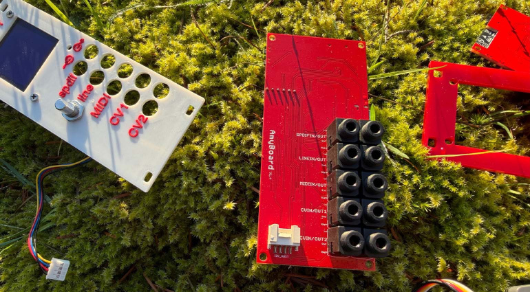 amyboard-teaser cheapest hardware synth