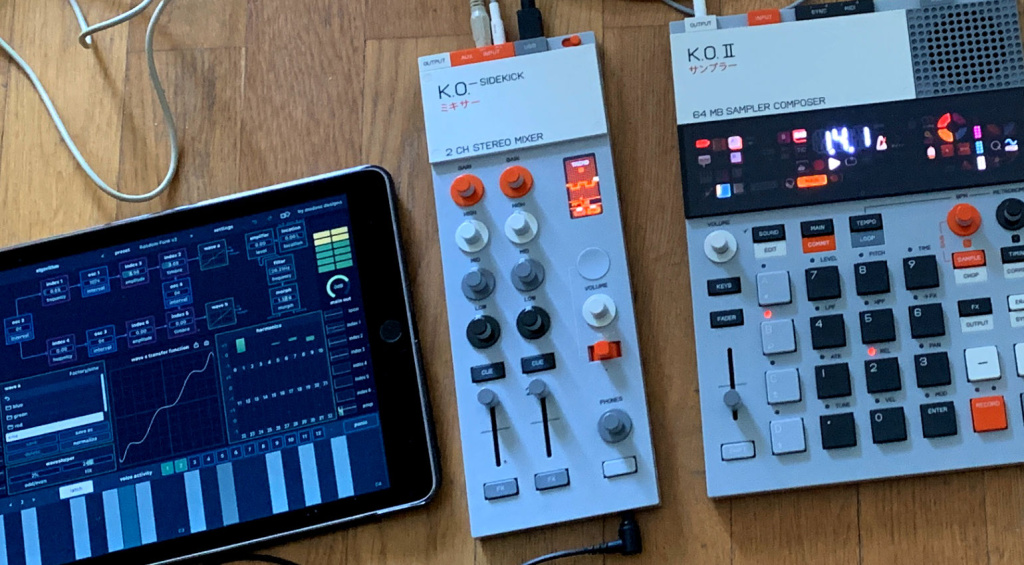 A quick jam session with an iPad and the EP-133 K.O. II: the EP-136 K.O. Sidekick makes it possible anywhere