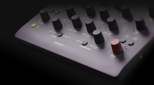 Softube Console 1 Compact: The Compact Companion for the Flow Studio?