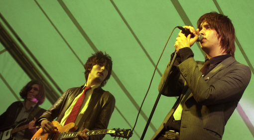 The Strokes' Guitar Tone: You Need These Plugins and This Gear to Play "Last Nite“!
