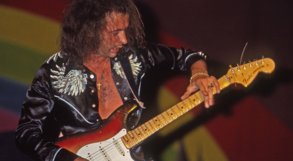 How to Get the Deep Purple Guitar Tone: “Smoke on the Water” with Plugins, a Budget Setup, or Studio Gear