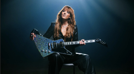 Epiphone Lzzy Hale Explorer Custom: Bling-Tastic!