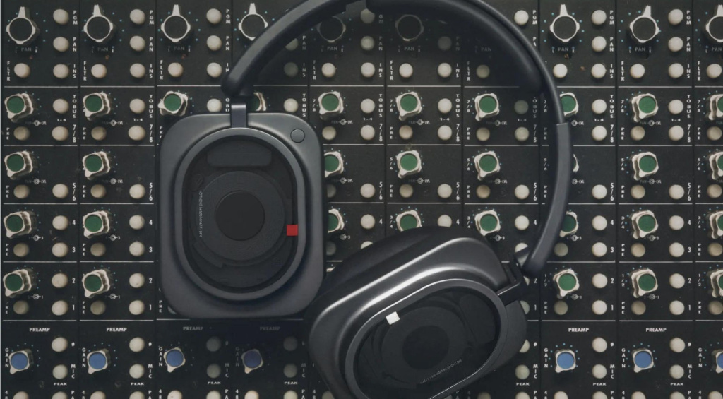 Nothing Headphone (1) Pro Metropolis Studios