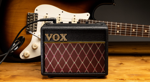 Vox AC Mini: An authentic living room amp with classic Vox tones!