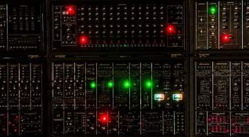 Analogue Solutions Series 700 teaser
