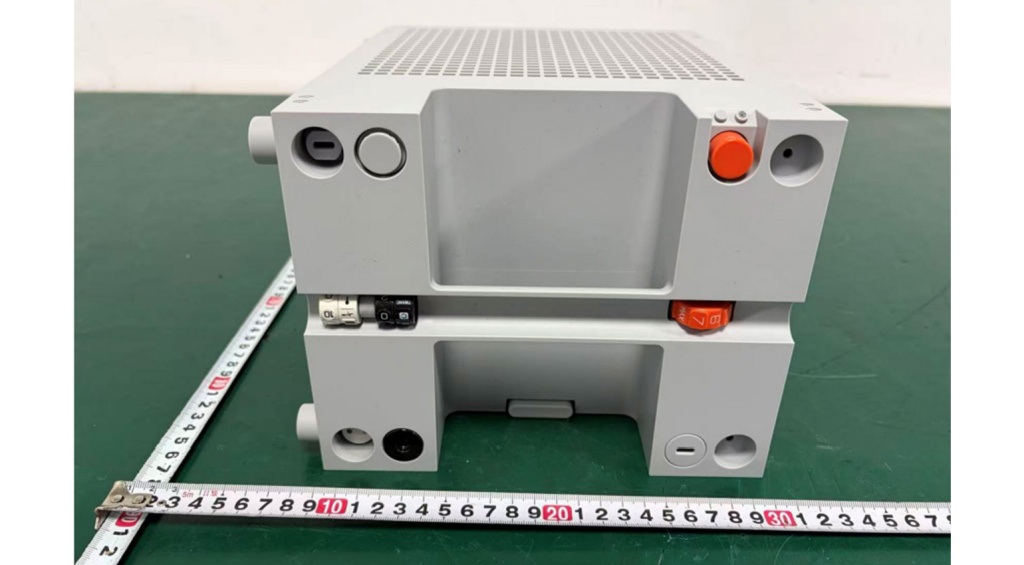 teenage-engineering-EP-35-K.O.-AMP-top